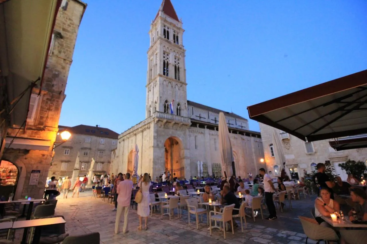 Tatil Evi Town House In The Centre Of Historic Trogir Villa