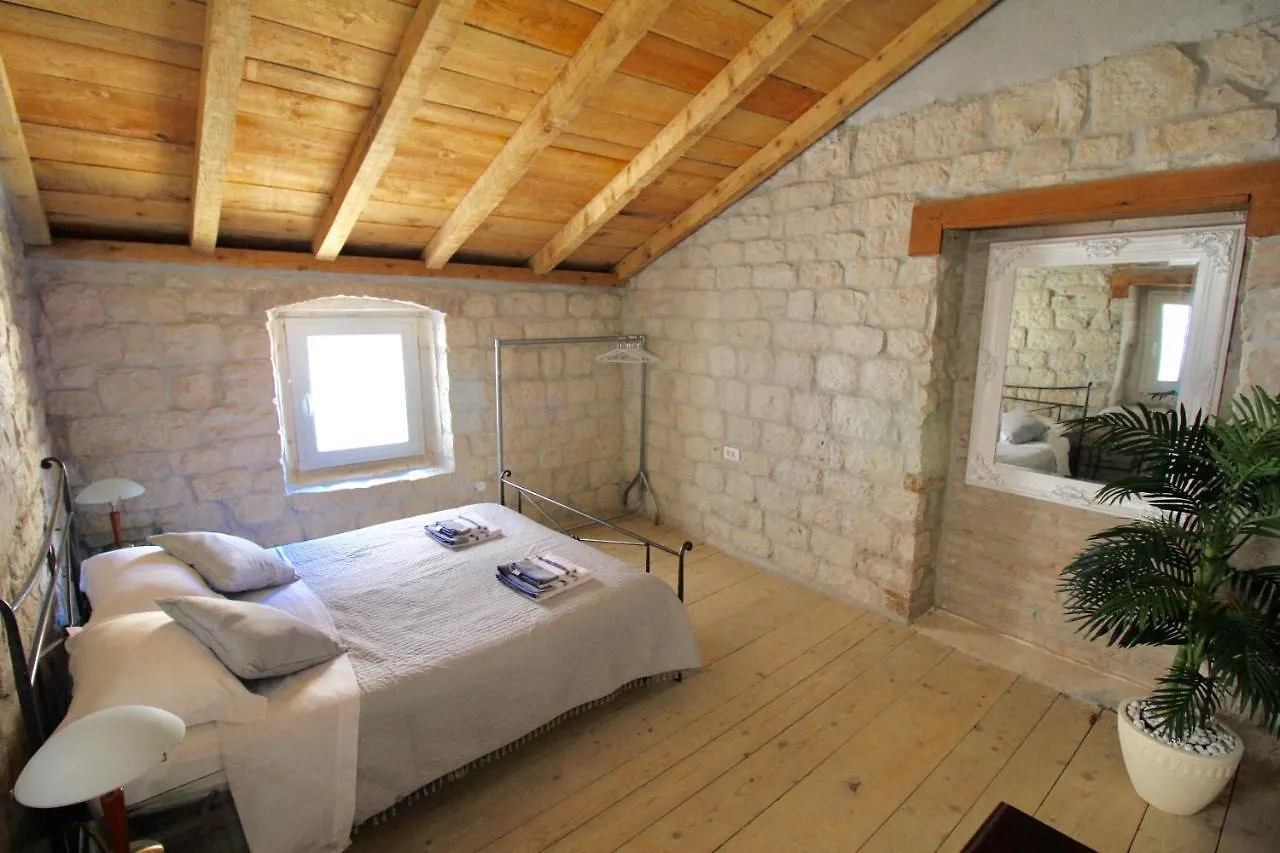 Town House In The Centre Of Historic Trogir Villa